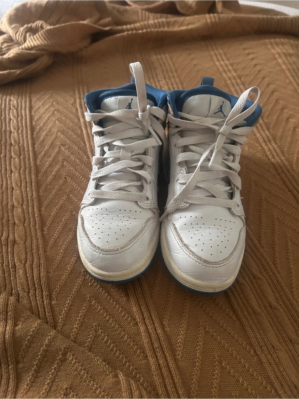 Nike Kids White and Navy High-Top Sneakers - Picture 3 of 7